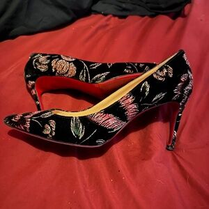 Christian Louboutin KATE 85 Floral Embroidered Velvet Heels Pumps Shoes